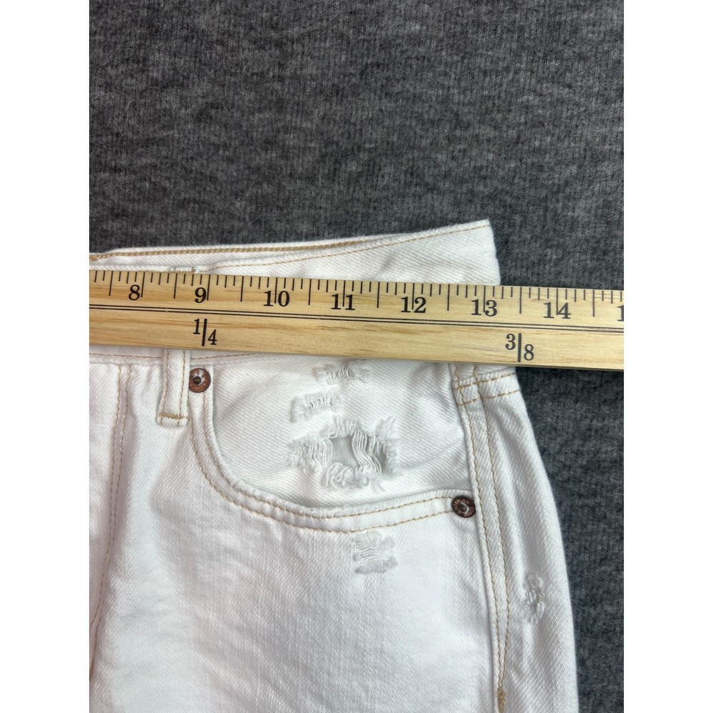 American Eagle 90s Boyfriend Shorts White Distressed Denim Raw Hem Size 2 - Picture 8 of 12